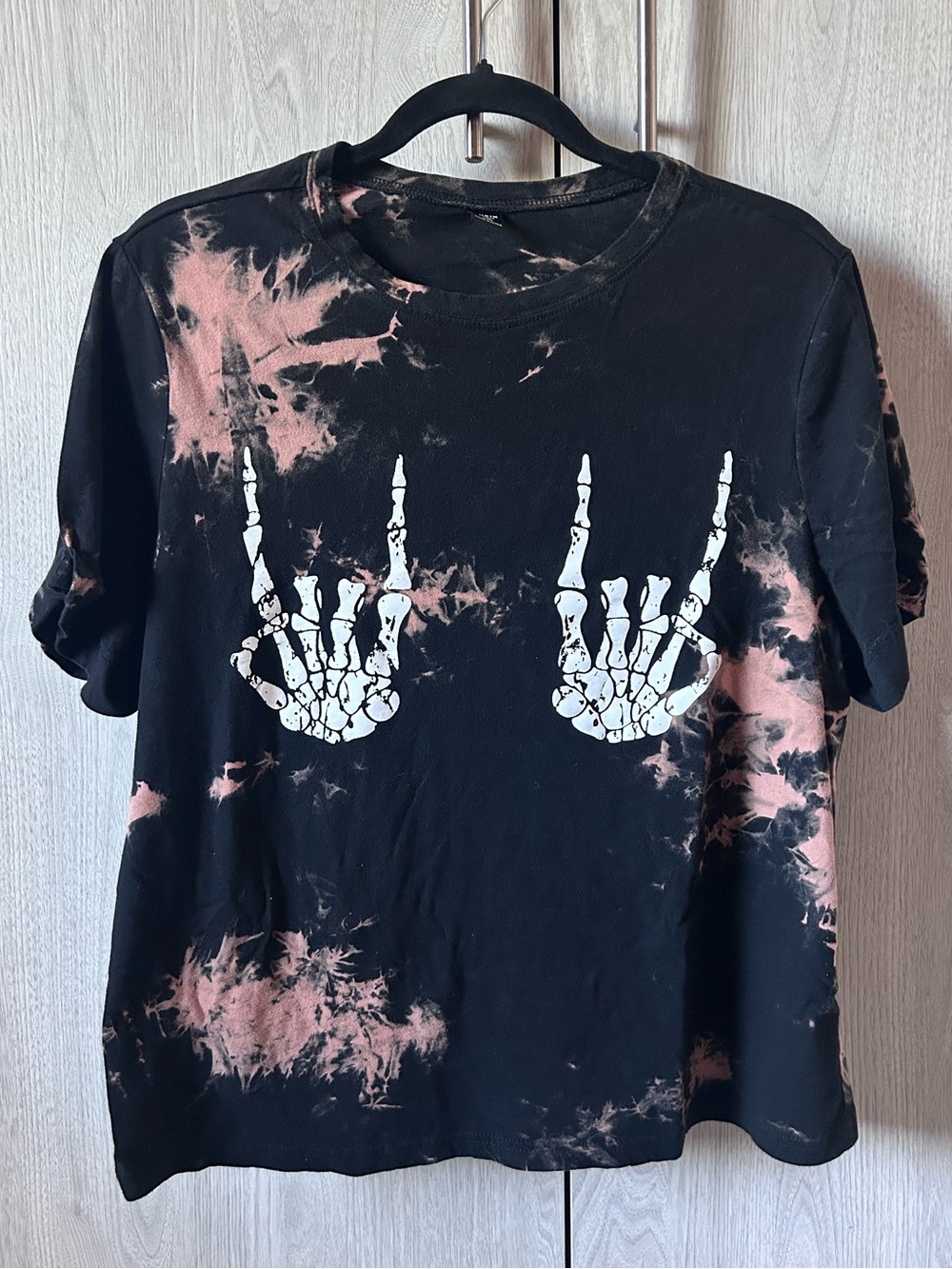 SHEIN Curve Bleach Tie Dye Rock On Skeleton Hand T-Shirt 1X